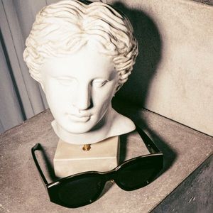 Dezi - Charge It Sunnies